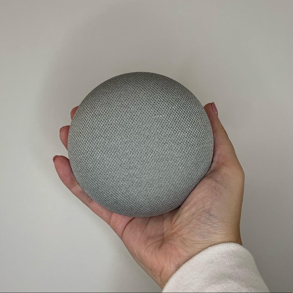 Google Home Mini First Edition - Picture 2 of 4